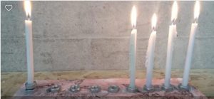 סדנת יצירה להכנת חנוכייה מבטון