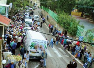 עמותת יד עזר לחבר – נותנים יד לניצולי השואה ולנזקקים רבים נוספים