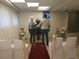 טקס חתונה אזרחי בנוכחות קרובי הזוג וגם רישום משפטי במקום אחד